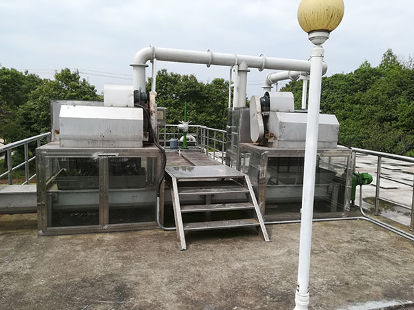 ��դ�������Ӹ�